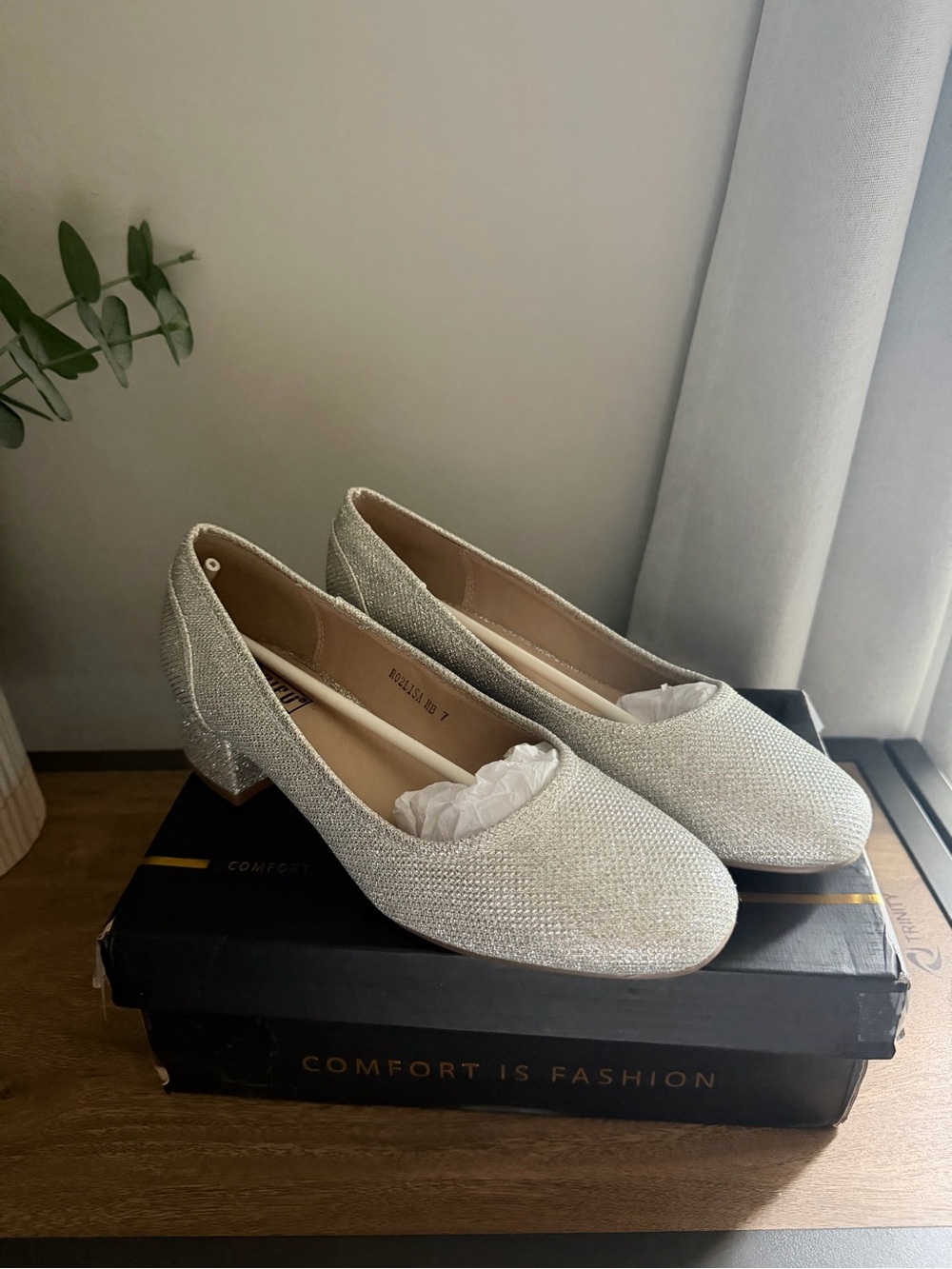IDIFU silver chunky block heel Slip-On Pumps US 7 with sparkly finish
